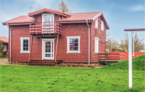Four-Bedroom Holiday Home in Ustronie Morskie